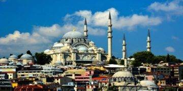 Why do the Muslims across the globe look forward to Ramadan?