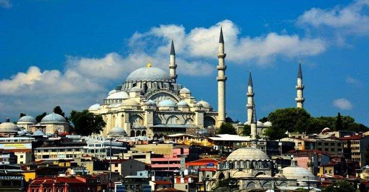 Why do the Muslims across the globe look forward to Ramadan?