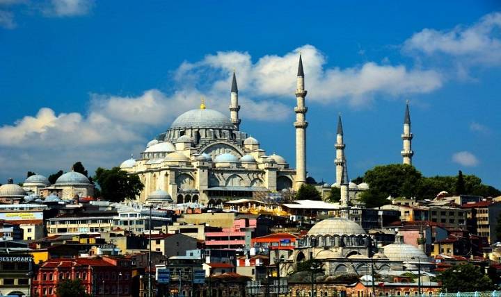 Why do the Muslims across the globe look forward to Ramadan?