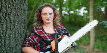 Tips to Choosing the Right Tree Pruning Contractor in SG